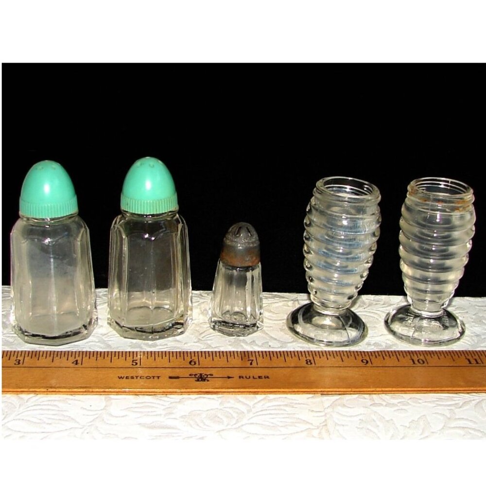 Lot of 5 Vintage Hazel Atlas Salt / Pepper SHAKERS, Green Top & Airko Beehive